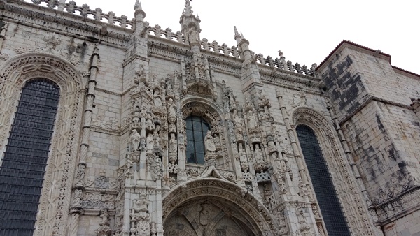포르투갈의 대표적인 마뉴엘 건축양식으로 지어진 리스본의 제로니무스수도원