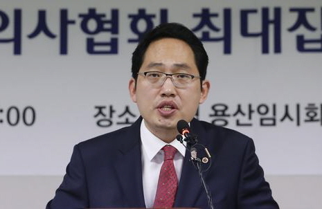 최대집 대한의사협회 회장이 ‘말로만 투쟁을 외쳤을 뿐 실질적인 성과는 아무것도 없다’는 이유로 탄핵 위기에 내몰렸다.