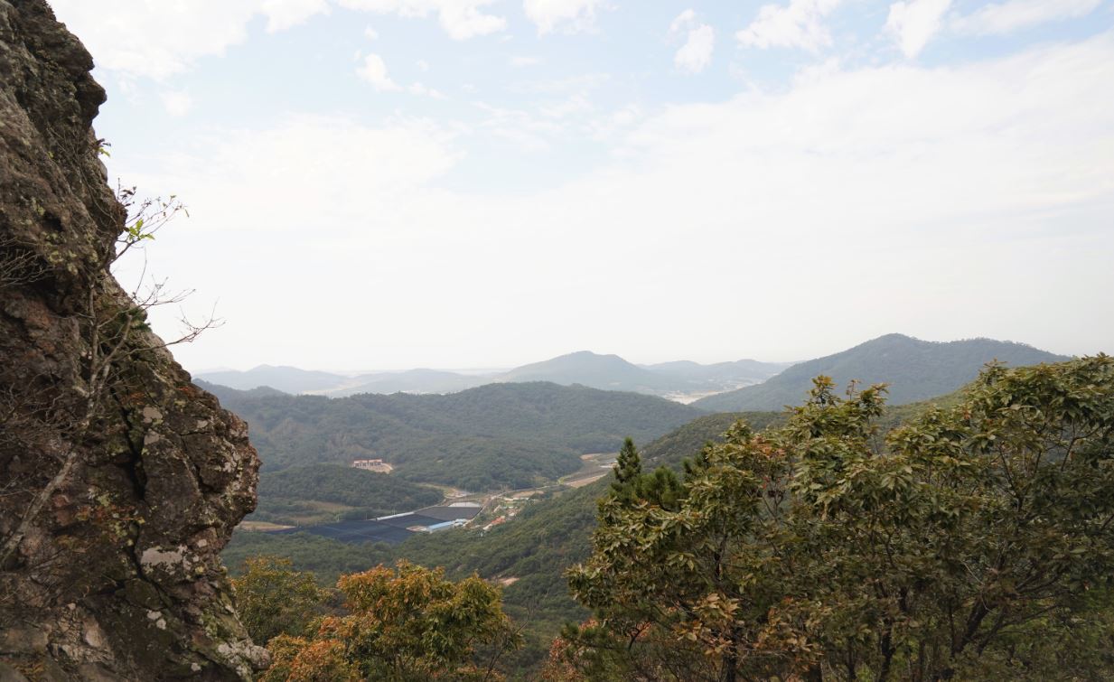 선운사 낙조대에서 바라본 멀리 서해바다 풍경. 사진제공 오근식